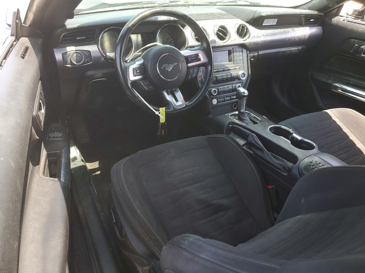 2015 Ford Mustang - zdjęcie 8