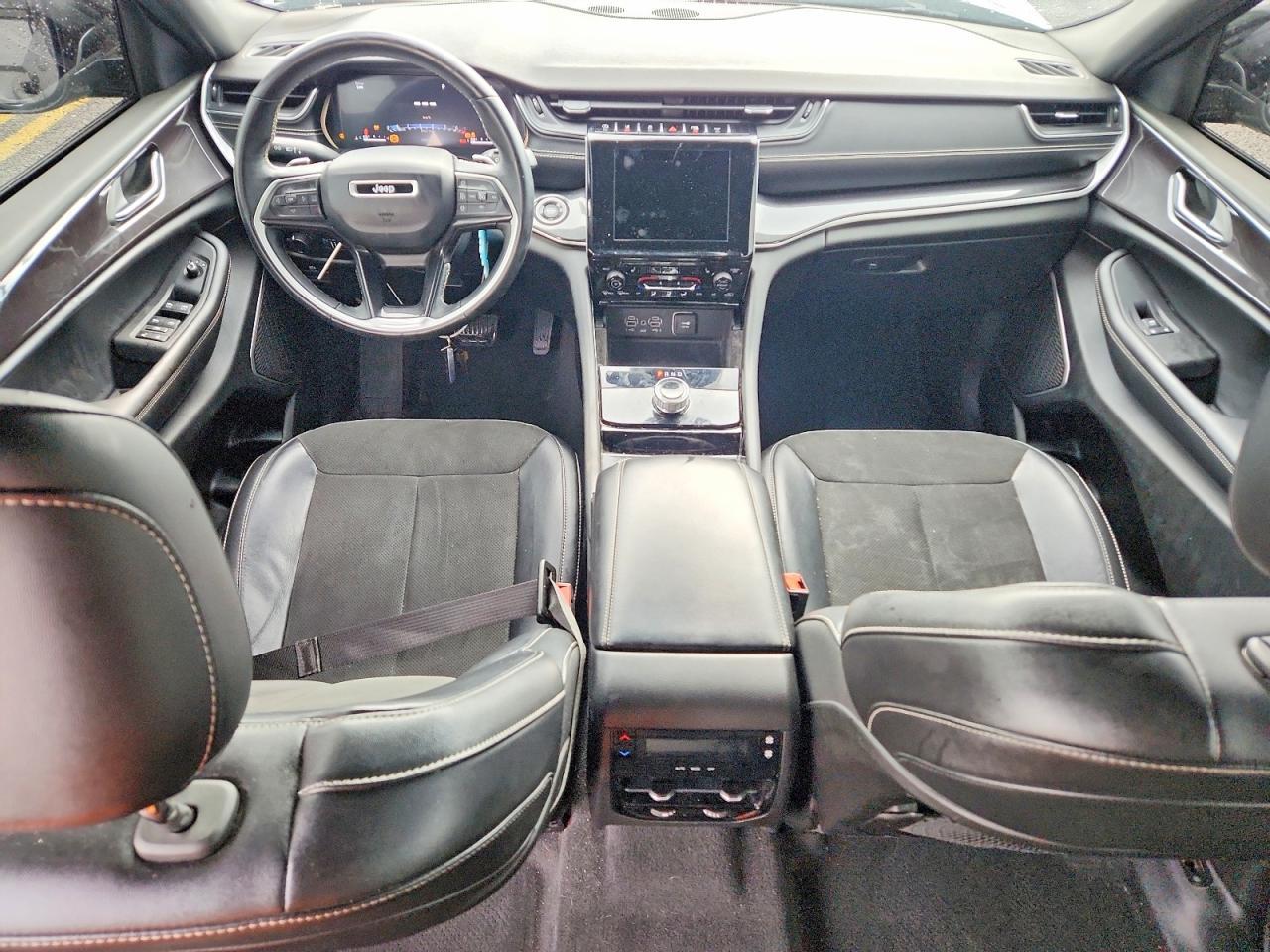2022 Jeep Grand Cherokee L Laredo - zdjęcie 8