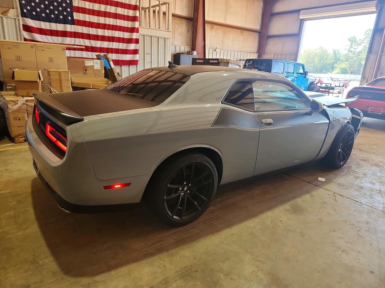 2021 Dodge Challenger R - zdjęcie 3