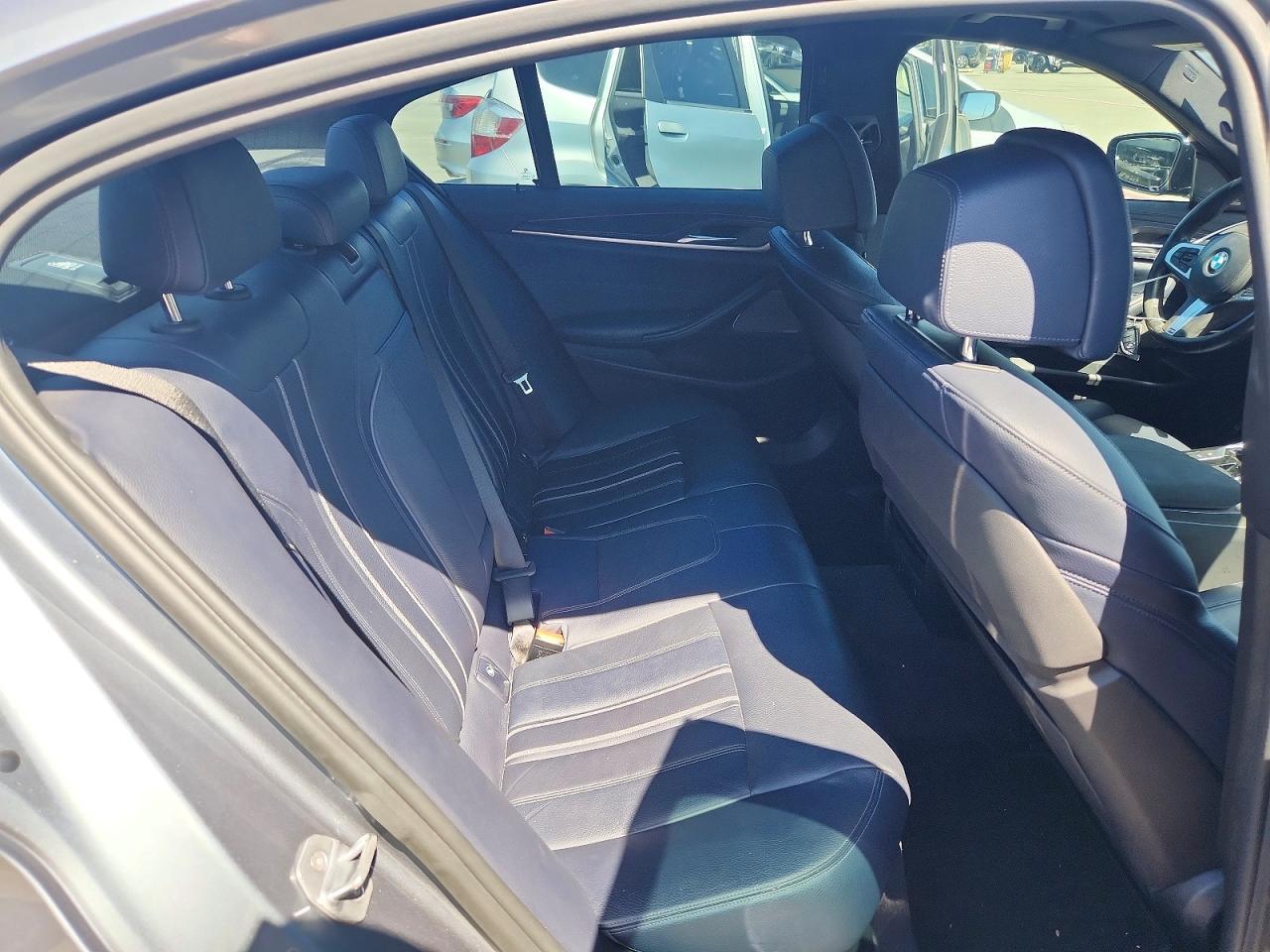 2017 BMW 540 I - zdjęcie 10