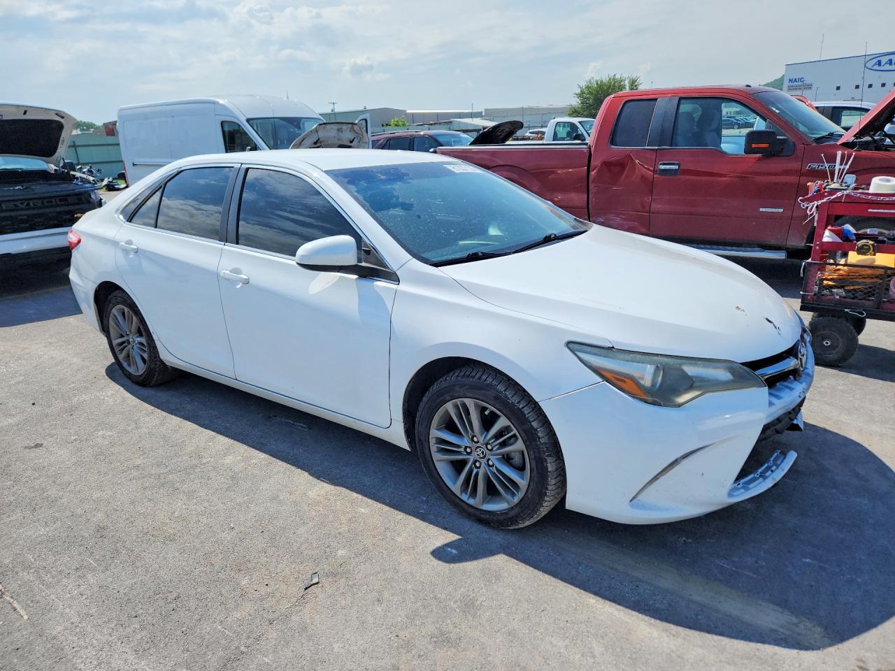 2016 Toyota Camry Se - zdjęcie 4