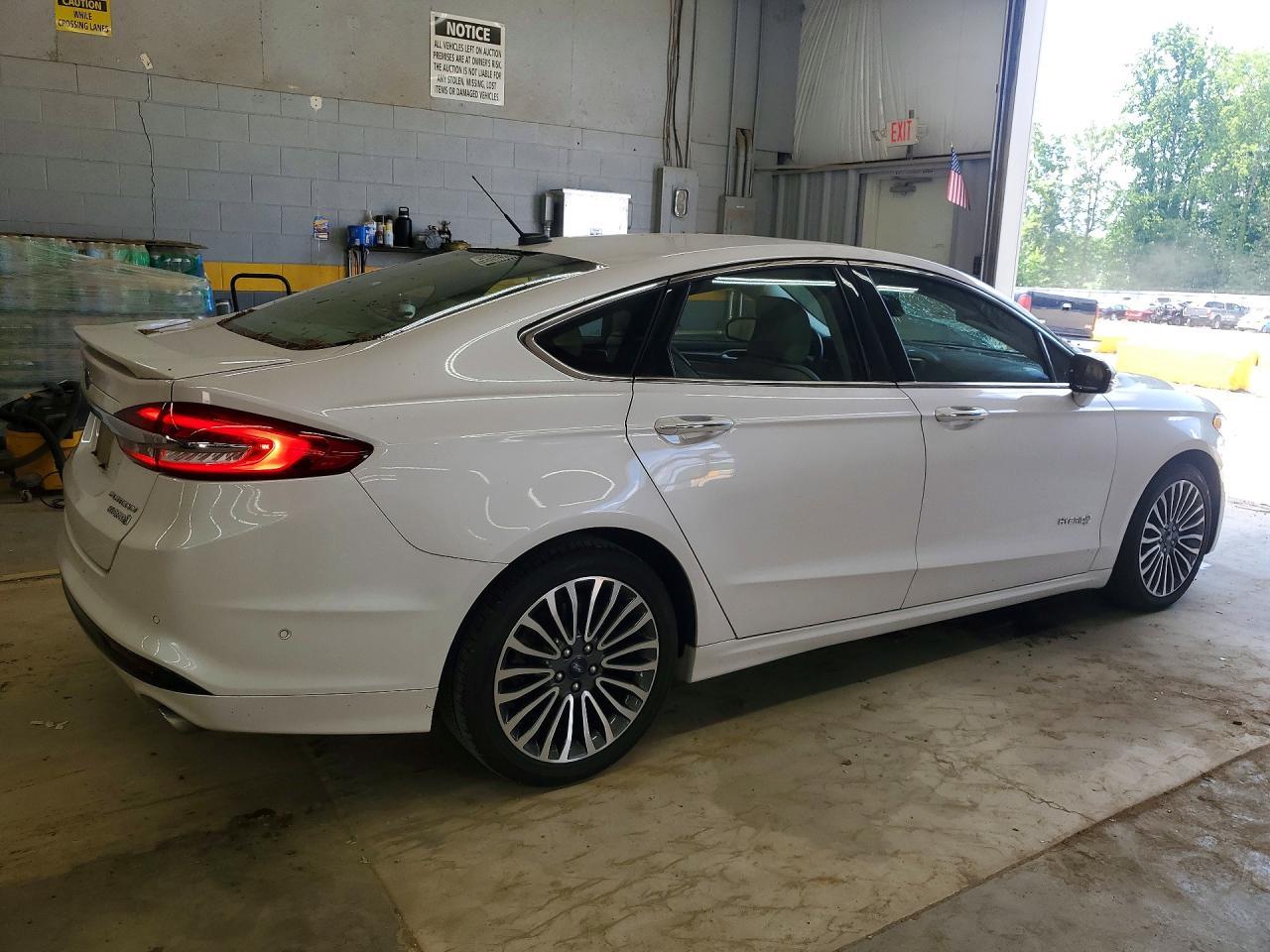 2017 Ford Fusion Titanium Hev - zdjęcie 3