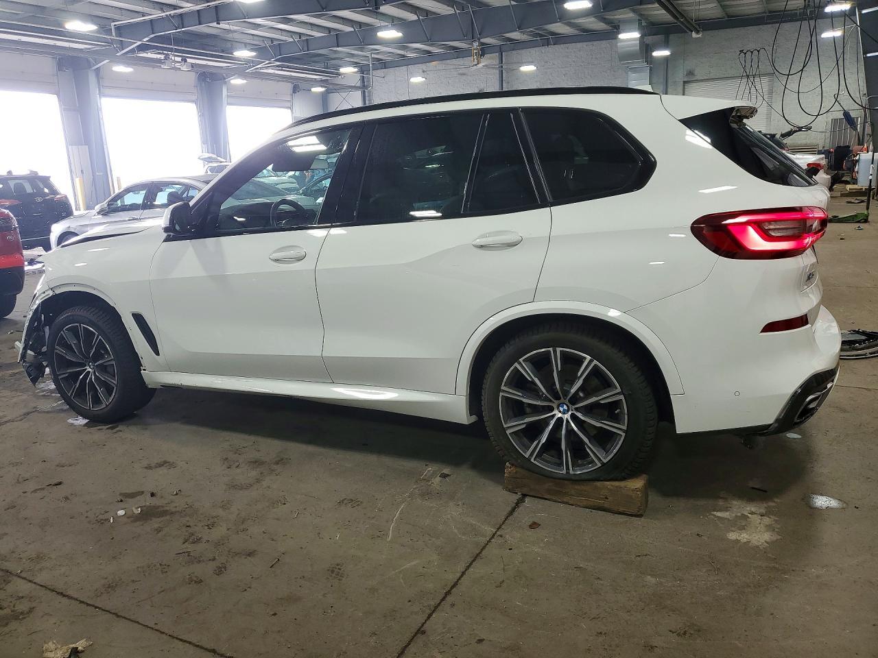 2022 BMW X5 xDrive40I - zdjęcie 2