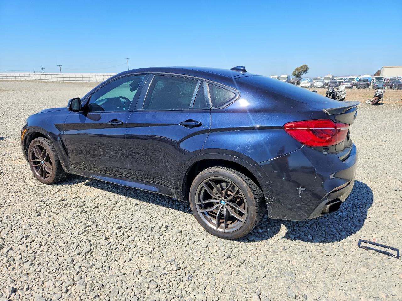 2016 BMW X6 xDrive50I - zdjęcie 2