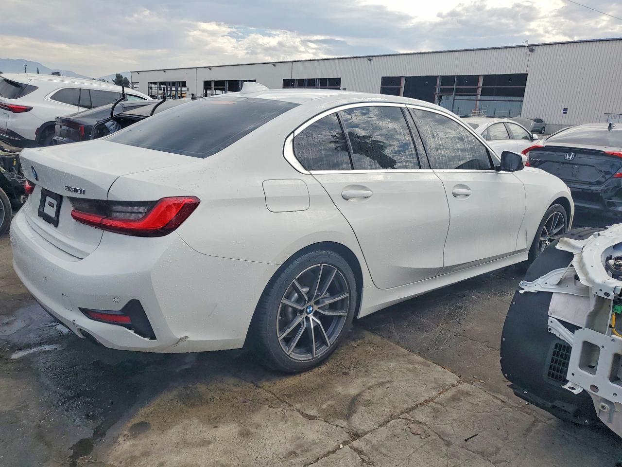 2020 BMW 330I - zdjęcie 3