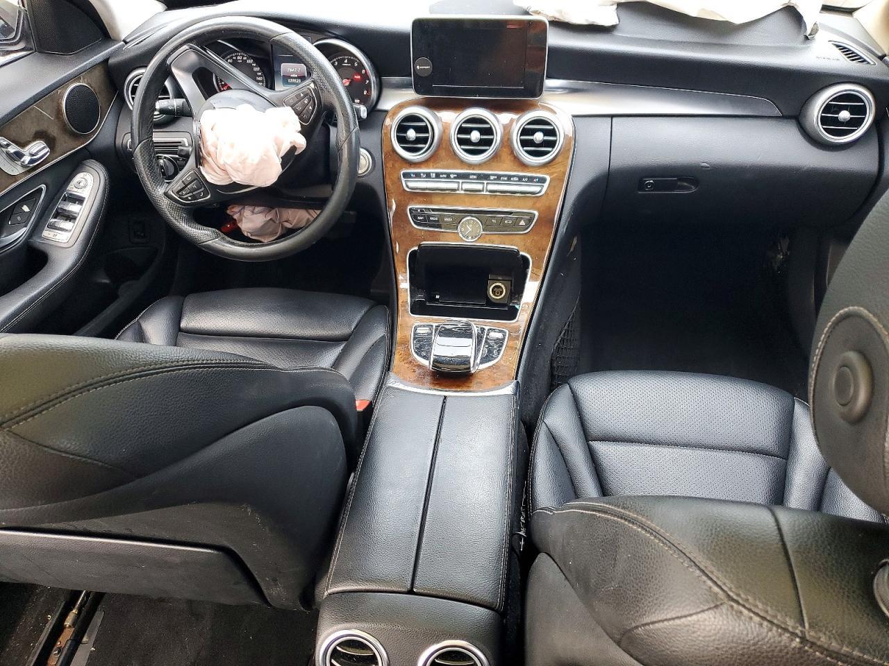 2016 Mercedes-Benz C 300 - zdjęcie 8