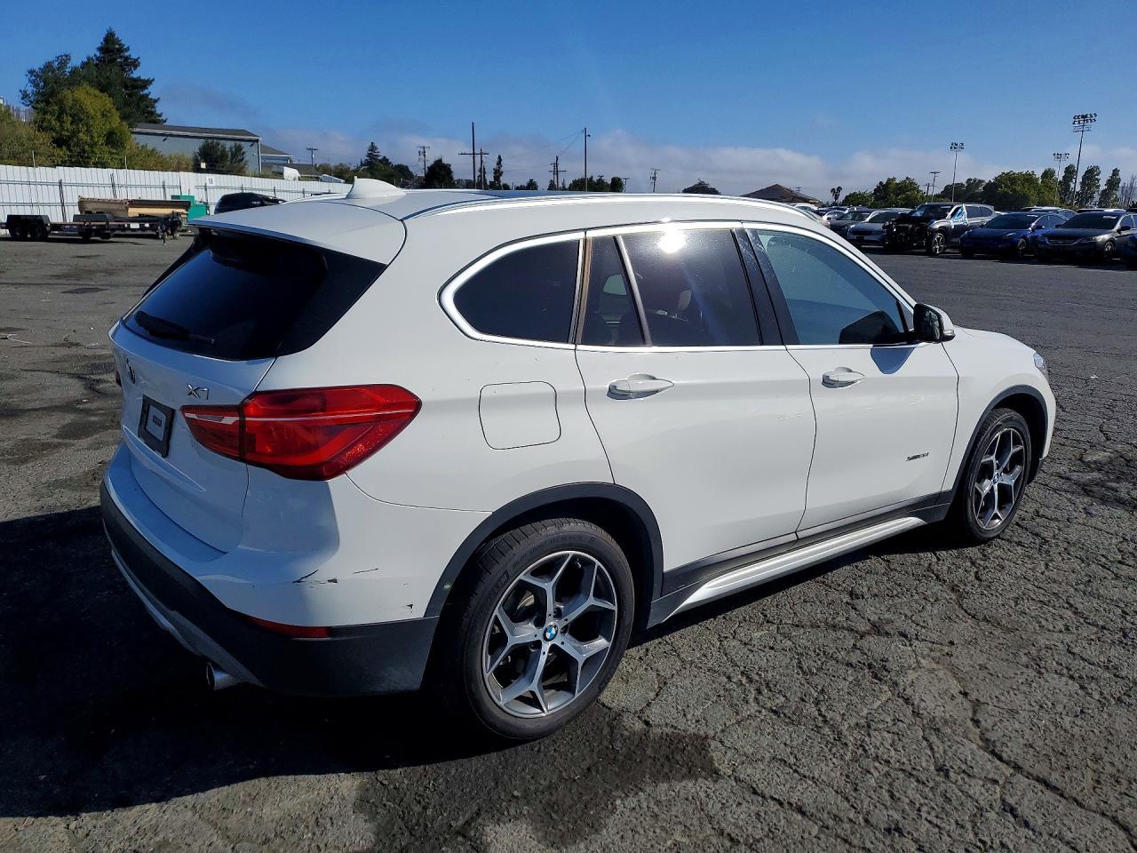 BMW X1 - zdjęcie 3