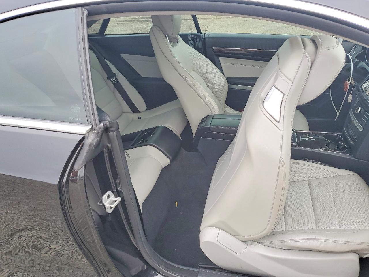 2016 Mercedes-Benz E 550 - zdjęcie 10