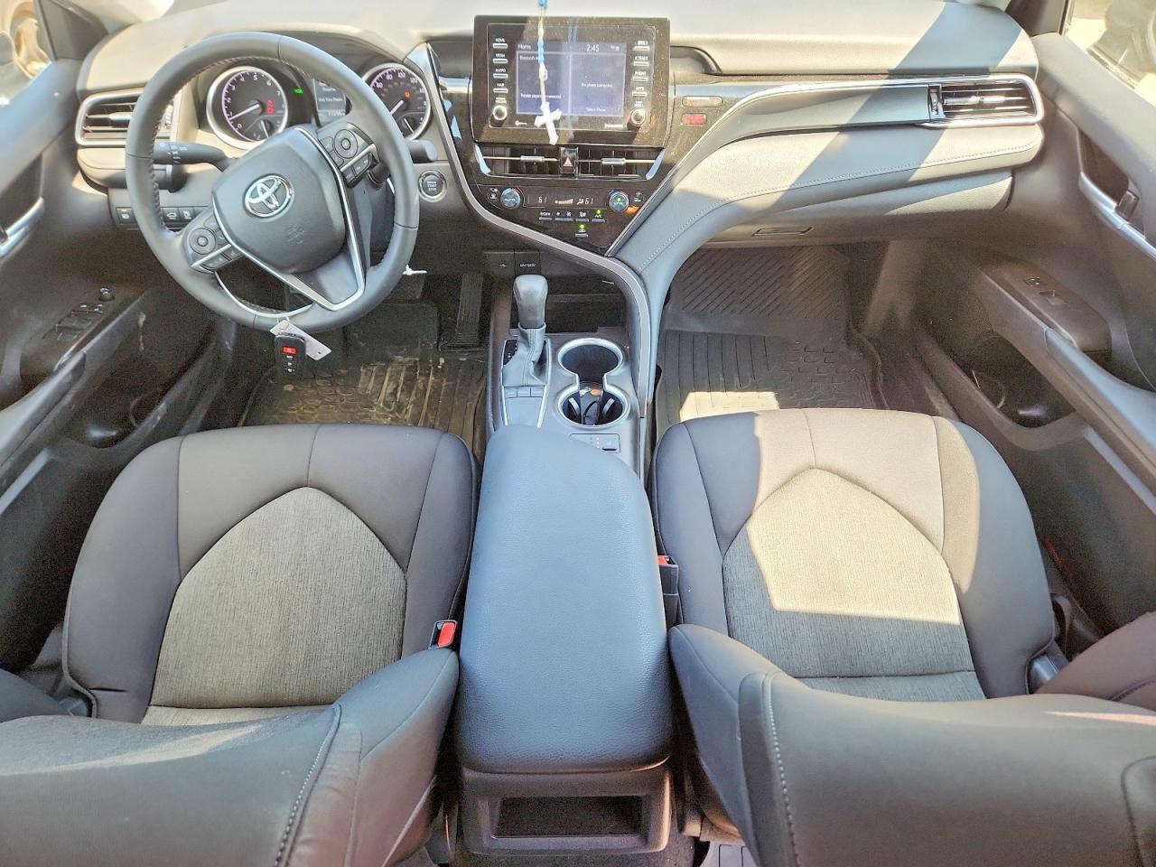 2024 Toyota Camry Le - zdjęcie 8