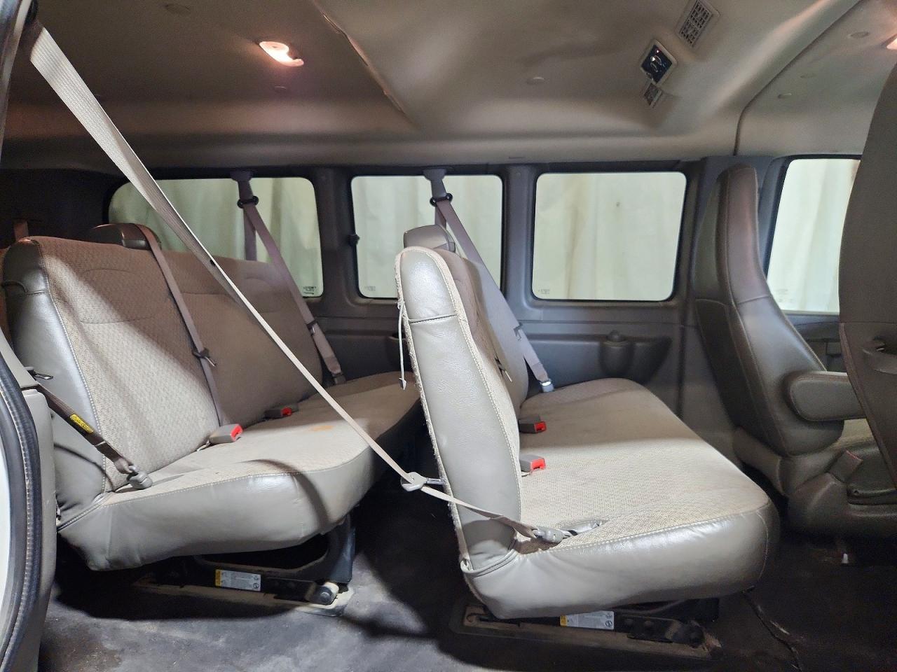 2020 Chevrolet Express G2500 Lt - zdjęcie 11