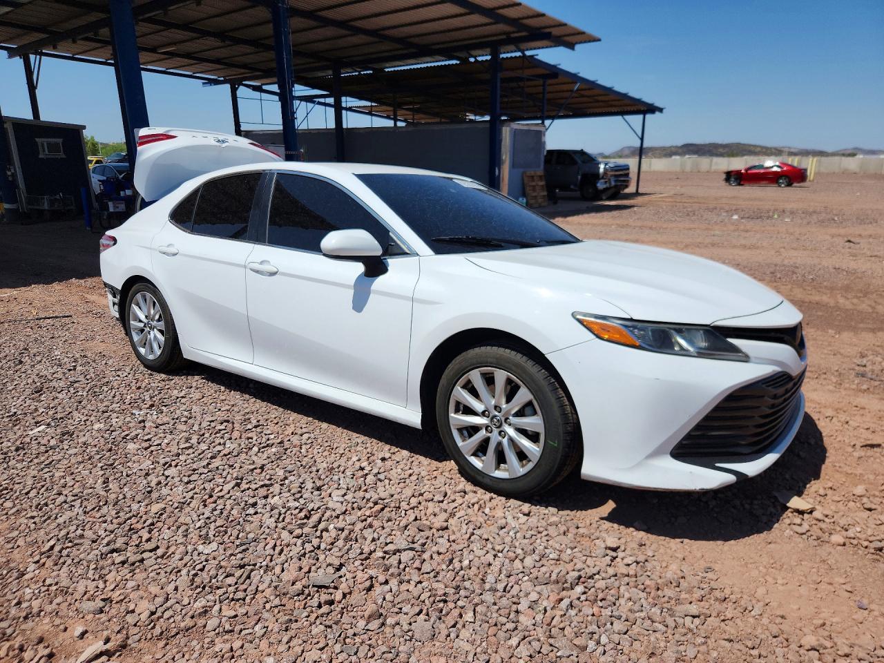2019 Toyota Camry Le - zdjęcie 4