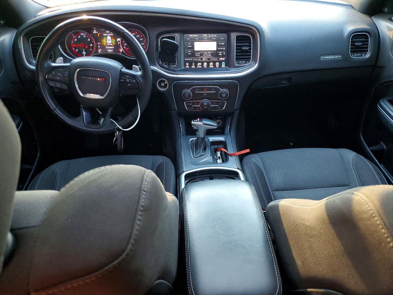 2015 Dodge Charger R/T - zdjęcie 8