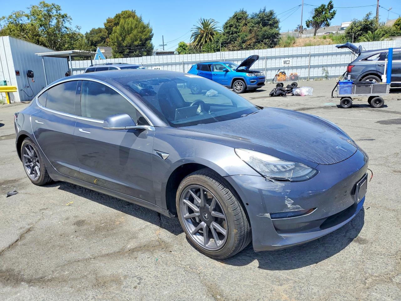 2020 Tesla Model 3 - zdjęcie 4