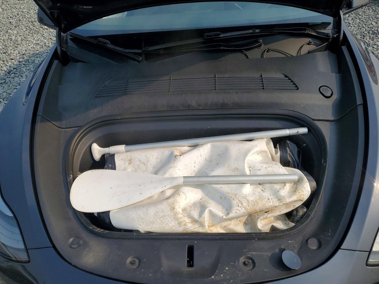 2024 Tesla Model Y - zdjęcie 11