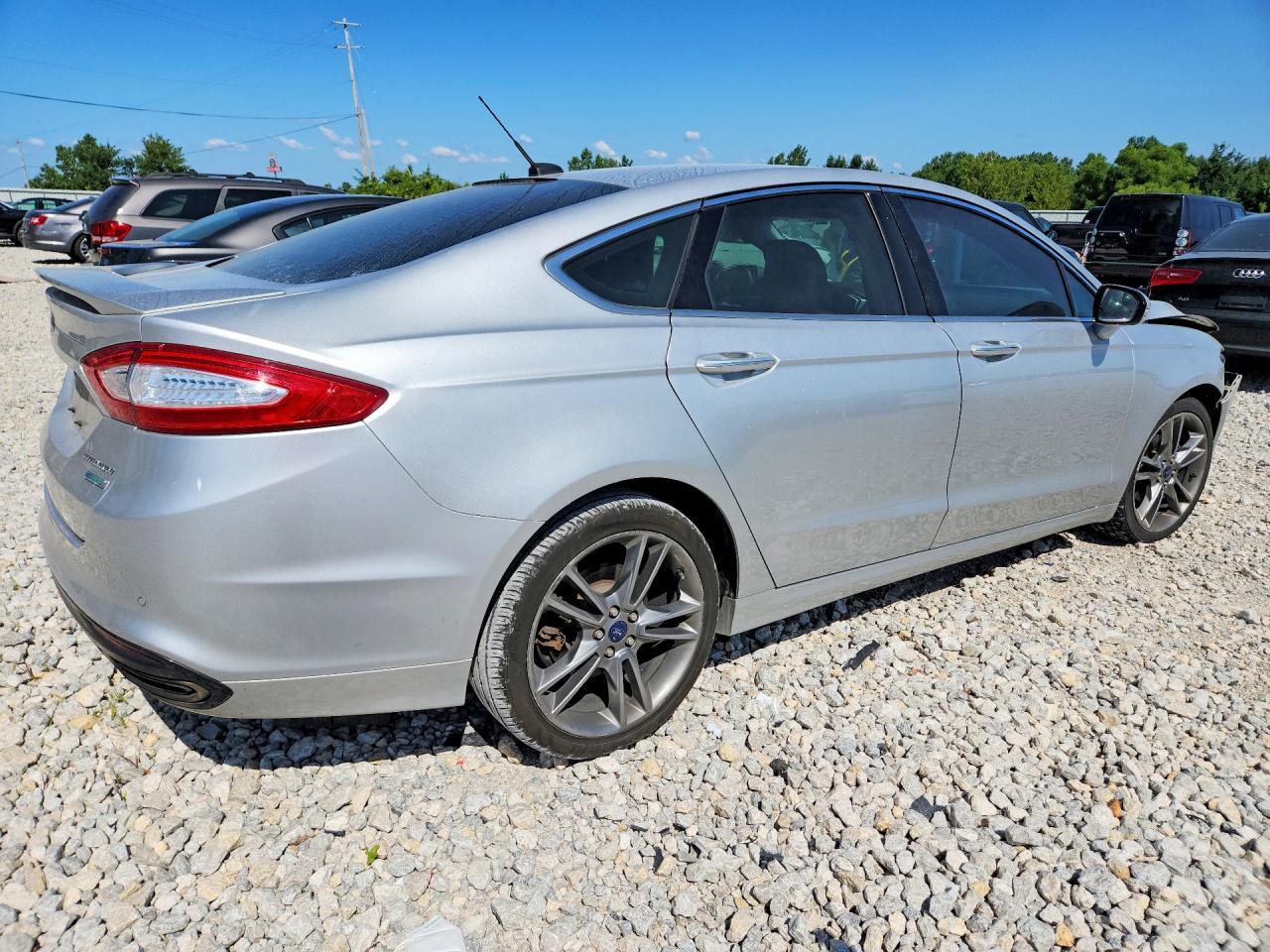 2016 Ford Fusion Titanium - zdjęcie 3