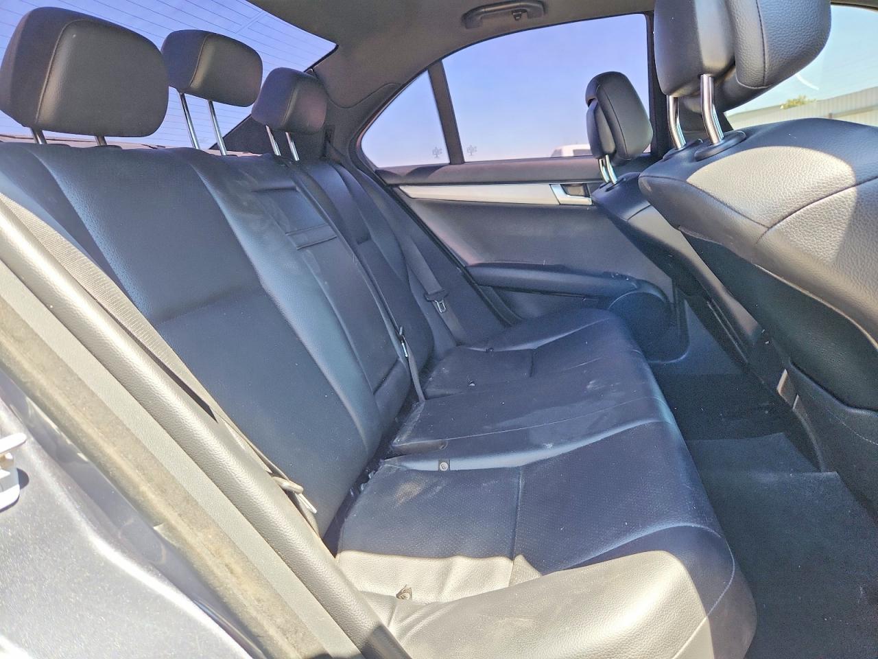 2014 Mercedes-Benz C 250 - zdjęcie 10