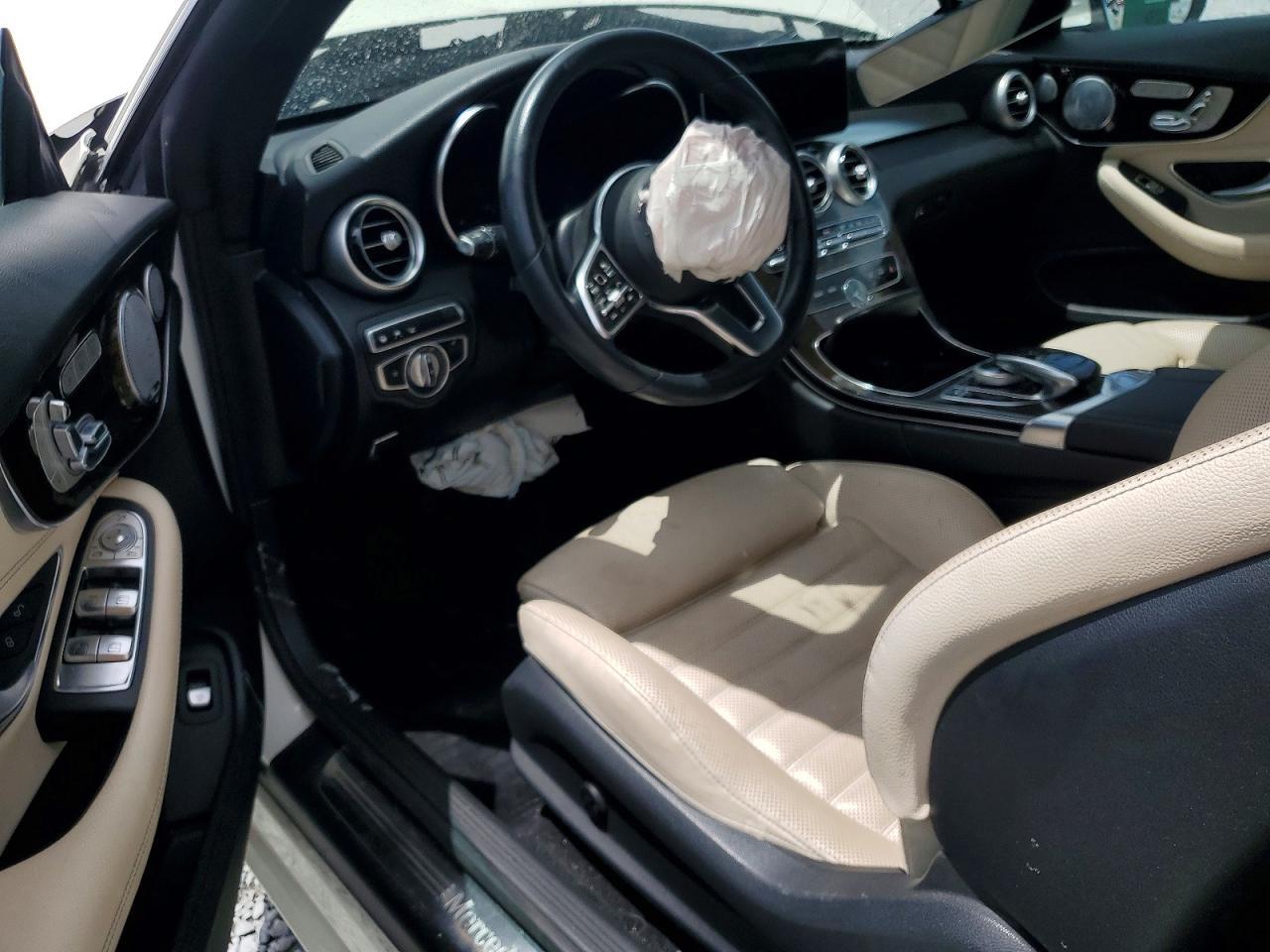 2021 Mercedes-Benz C 300 - zdjęcie 8