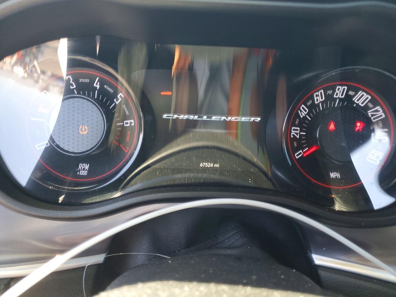 2021 Dodge Challenger Sxt - zdjęcie 9