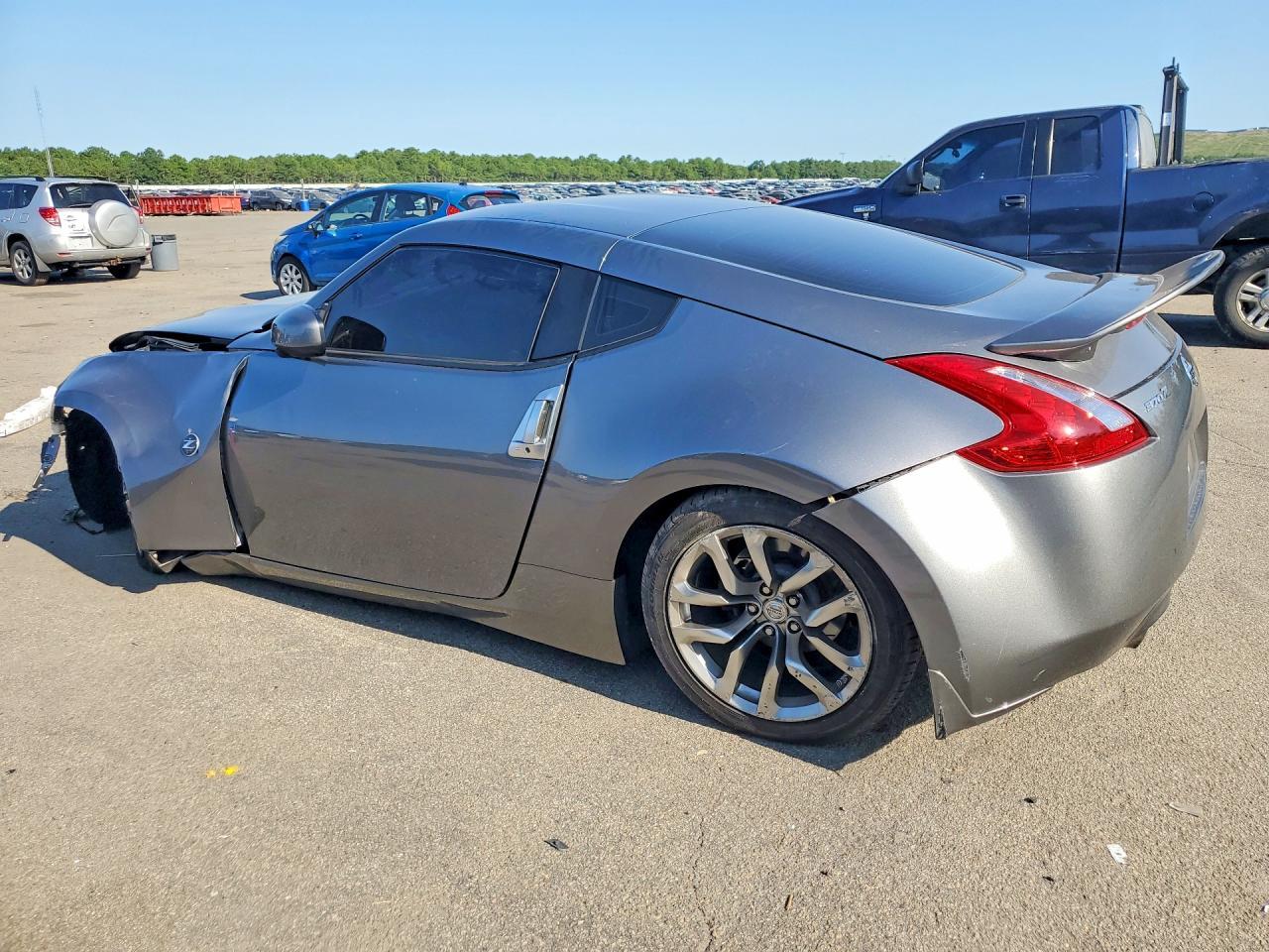 2014 Nissan 370Z Base - zdjęcie 2