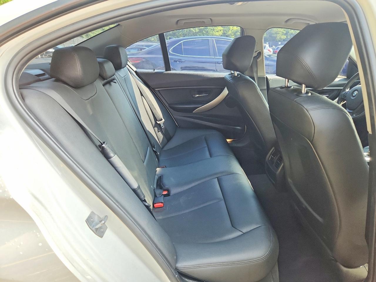 2014 BMW 320 I - zdjęcie 10