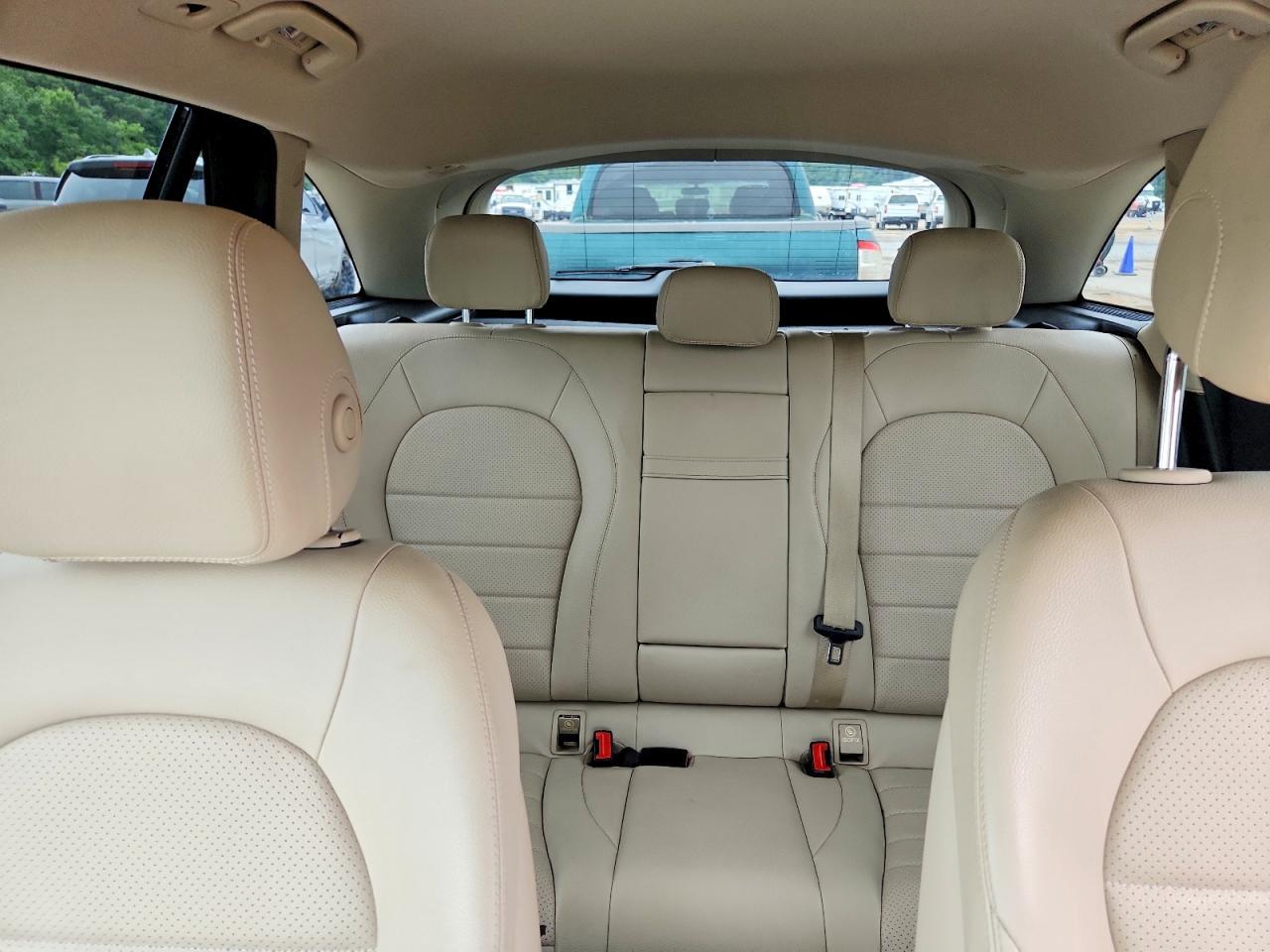 2017 Mercedes-Benz Glc 300 - zdjęcie 10