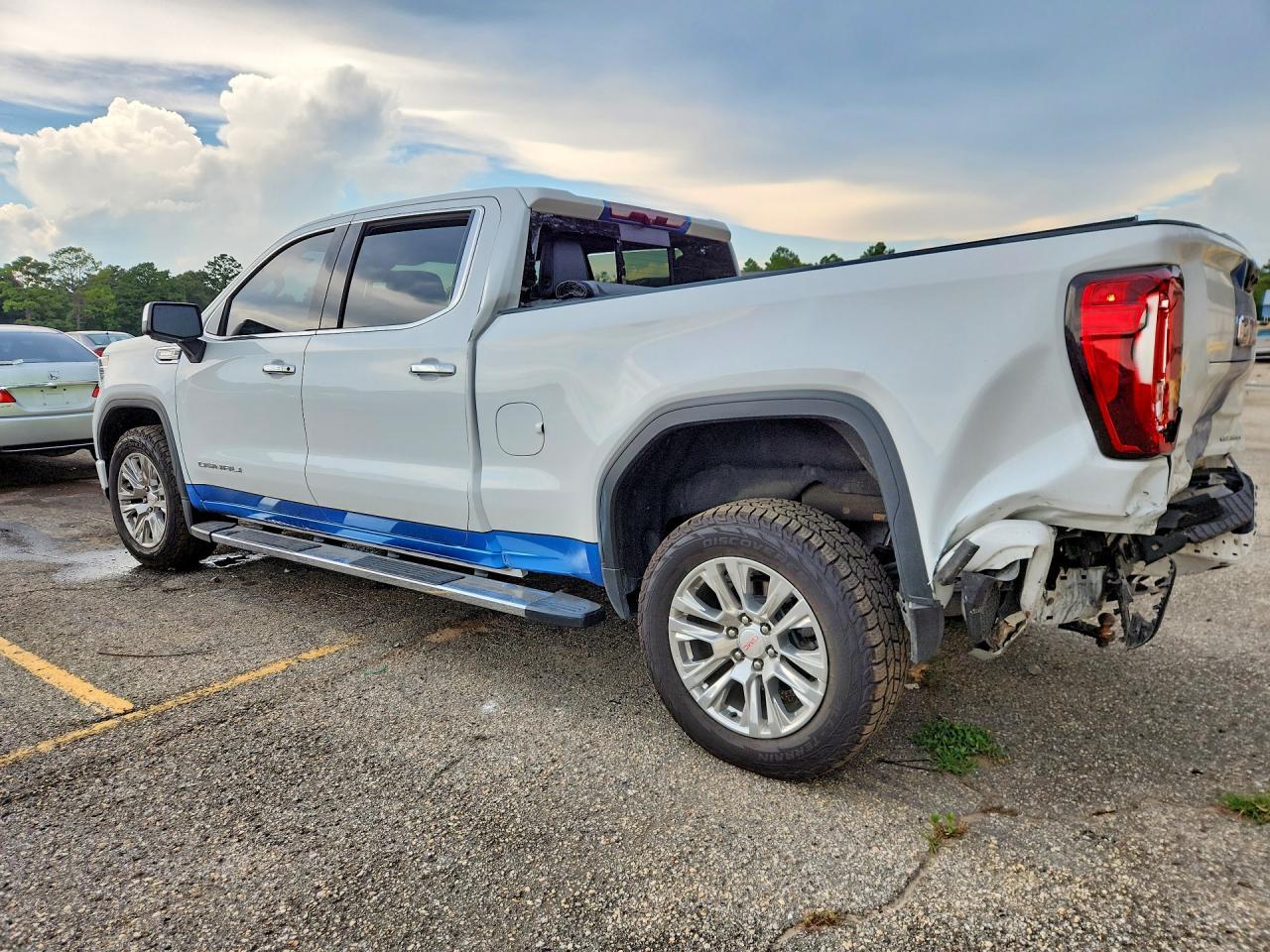 2023 GMC Sierra K1500 Denali - zdjęcie 2