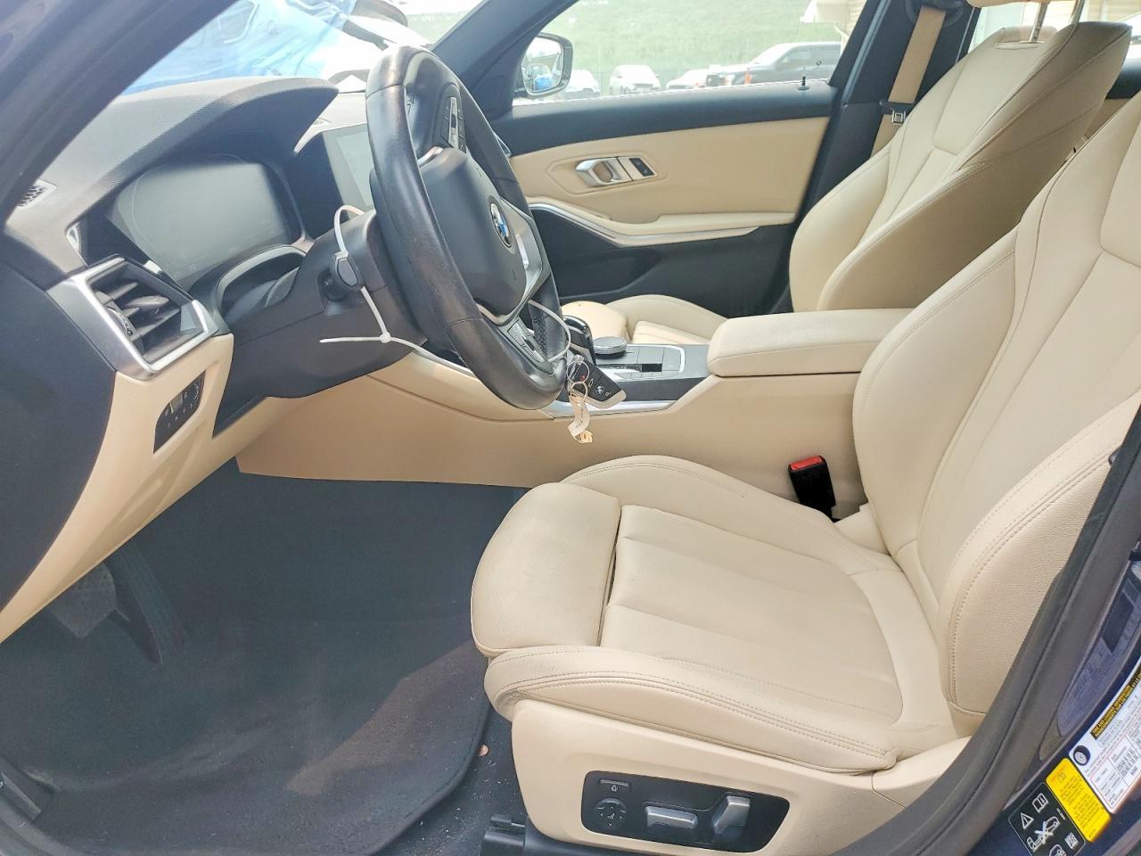 2020 BMW Seria 3 330i - zdjęcie 7