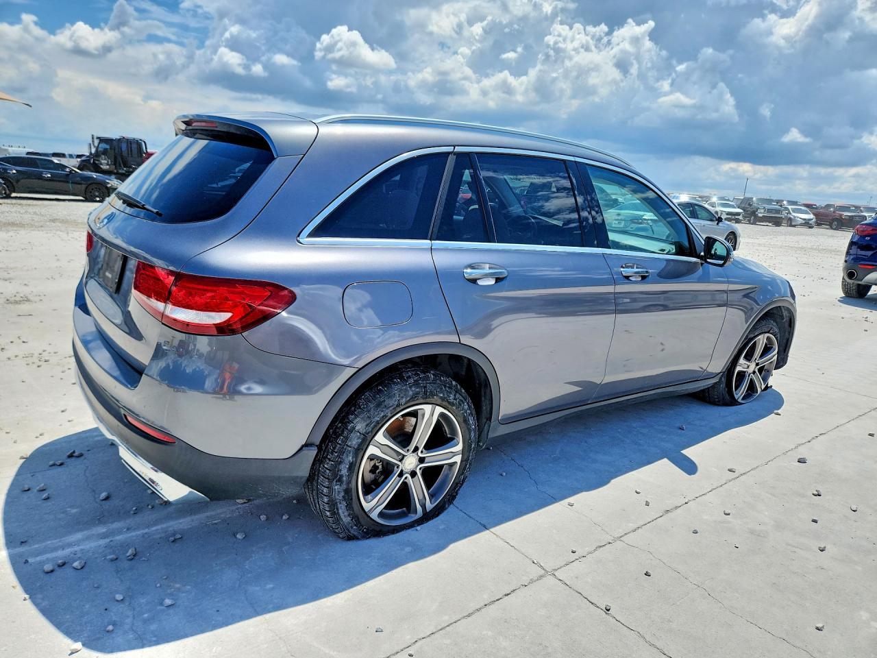 2016 Mercedes-Benz Glc 300 - zdjęcie 3