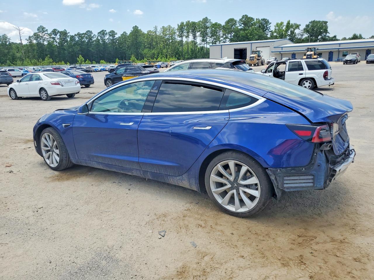 2020 Tesla Model 3 - zdjęcie 2