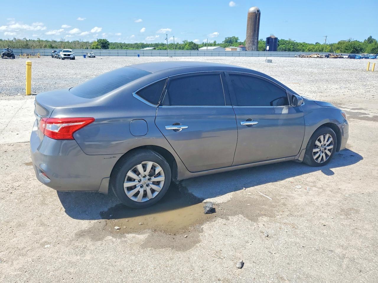 2018 Nissan Sentra S - zdjęcie 3