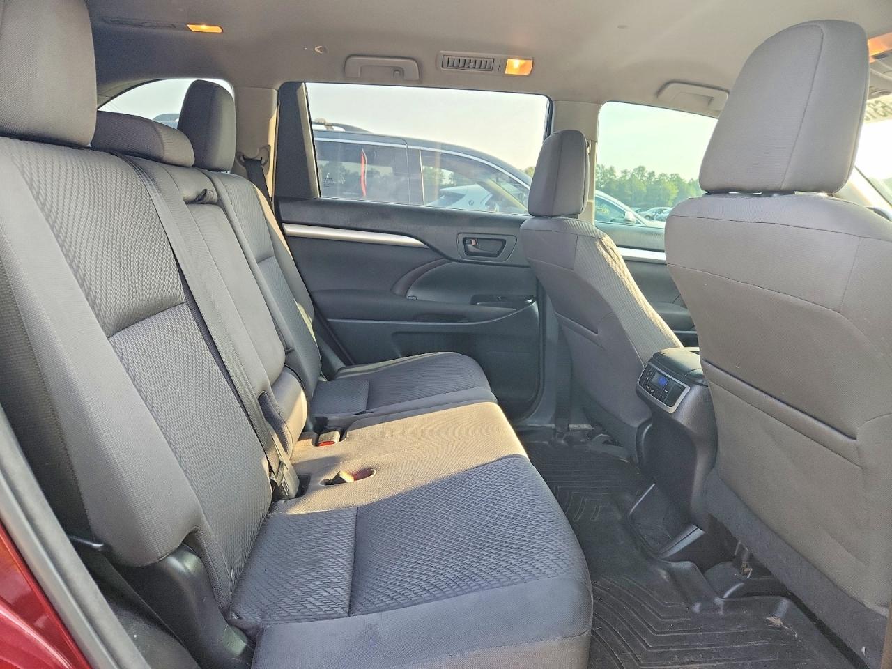 2014 Toyota Highlander Le - zdjęcie 11