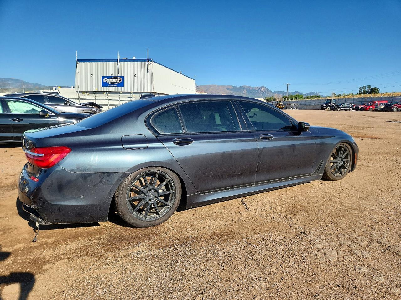 2017 BMW 750 I - zdjęcie 3