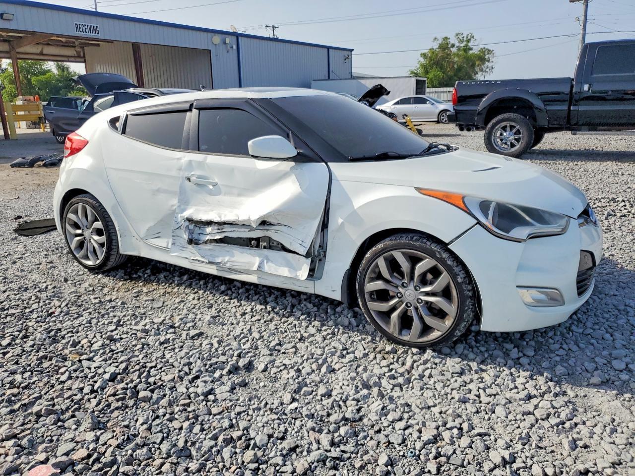 2013 Hyundai Veloster Base - zdjęcie 4