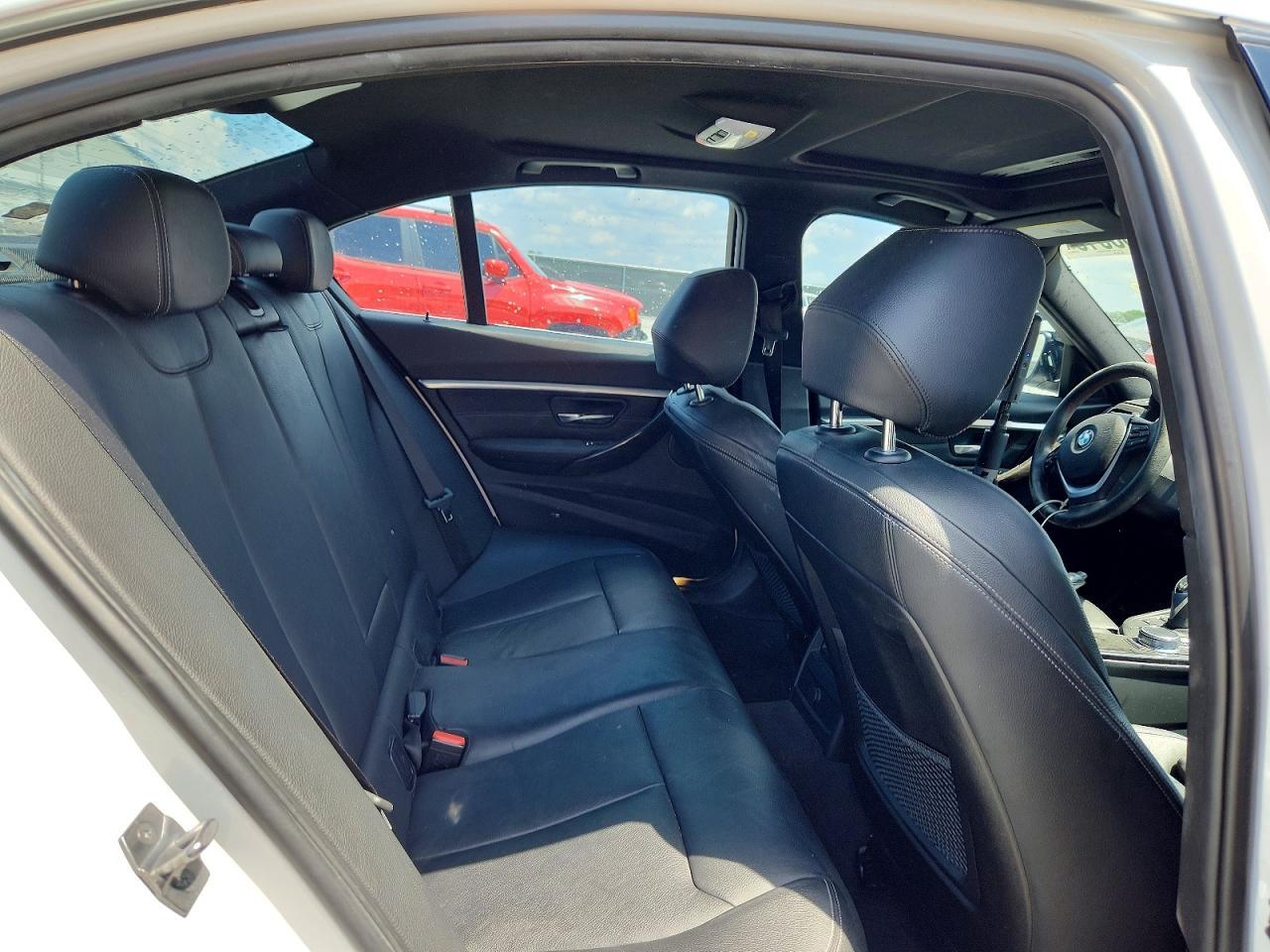 2017 BMW 330 I - zdjęcie 10