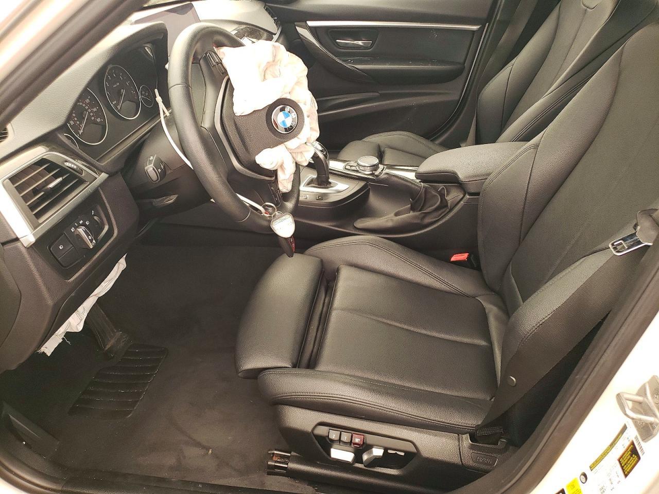2017 BMW 330 Xi - zdjęcie 7