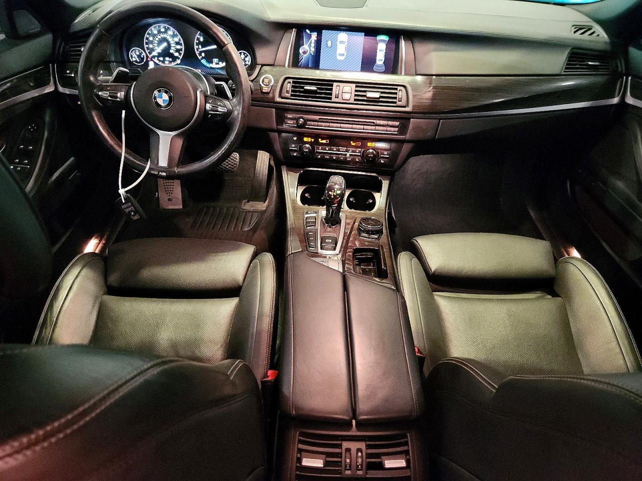 2016 BMW Seria 5 550i - zdjęcie 8