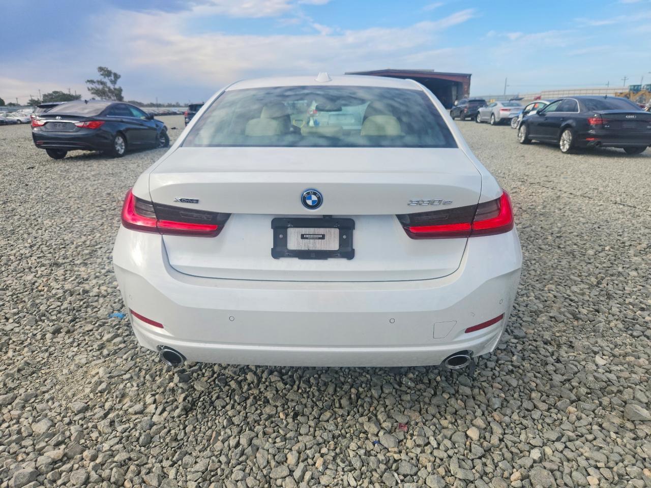2023 BMW 330Xe - zdjęcie 6