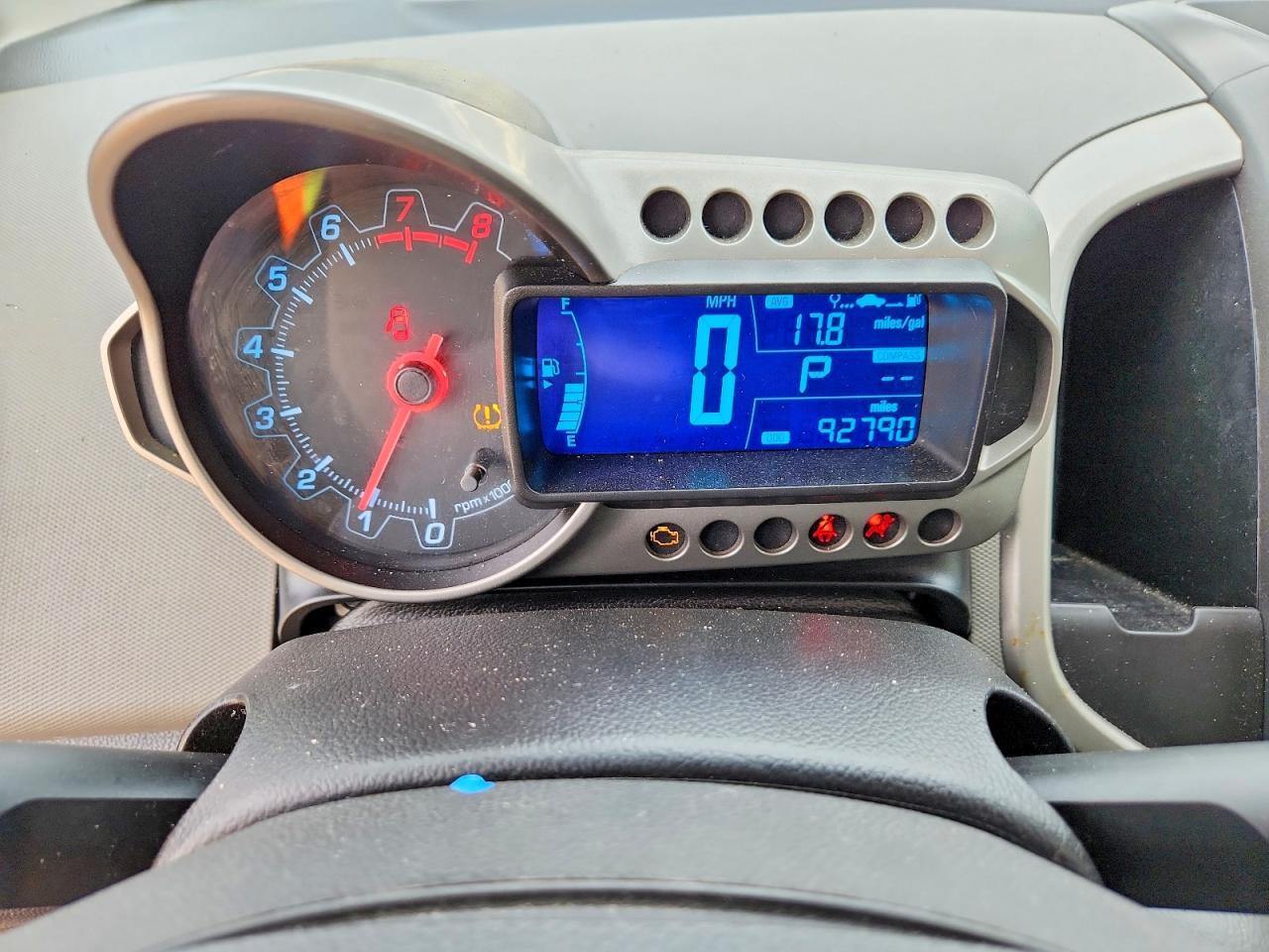 2016 Chevrolet Sonic Lt - zdjęcie 9