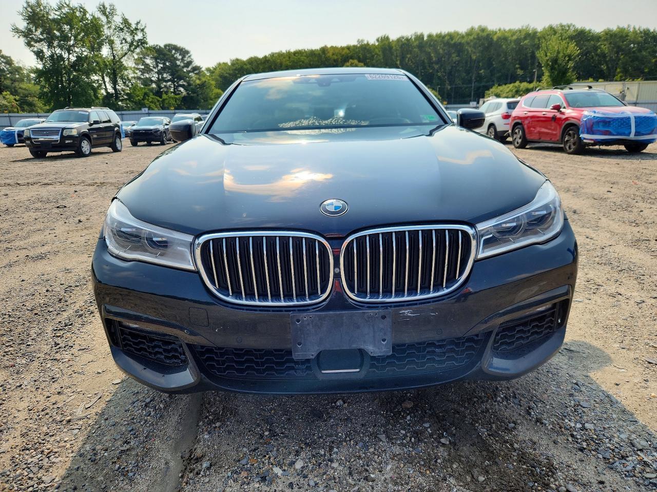 2018 BMW 750 I - zdjęcie 5