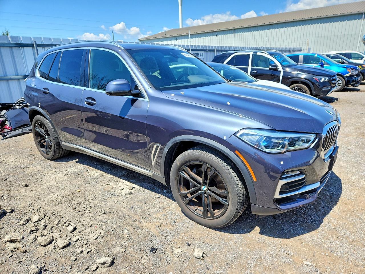 2021 BMW X5 xDrive40I - zdjęcie 4