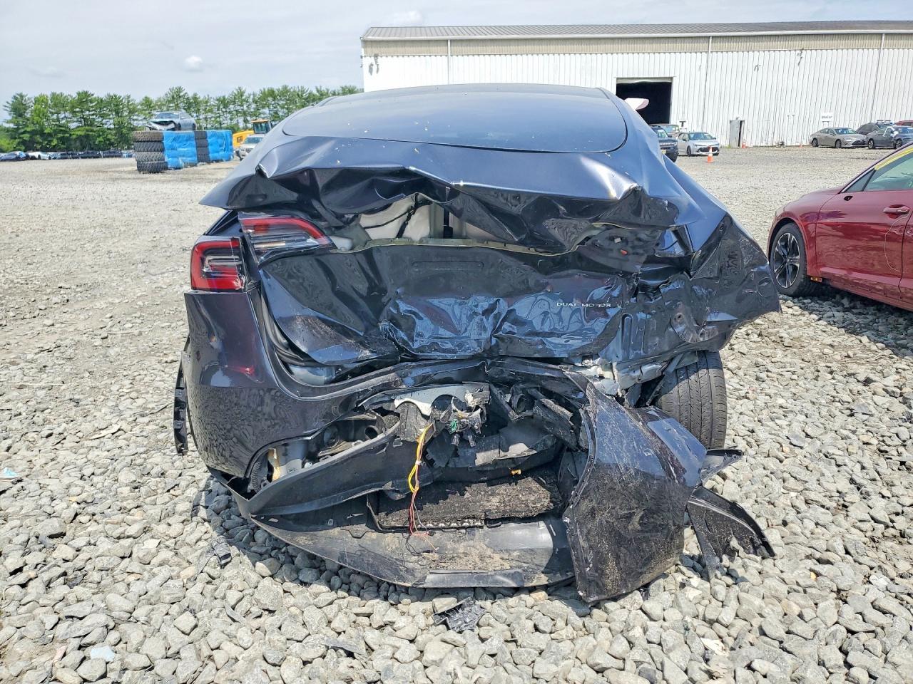 2024 Tesla Model Y - zdjęcie 6