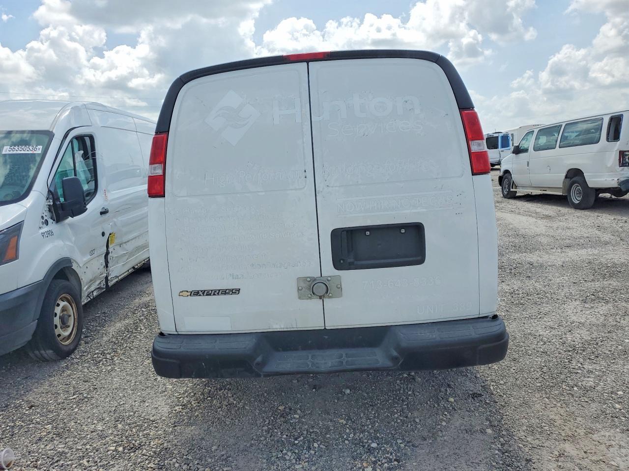 2025 Chevrolet Express G2500 - zdjęcie 6