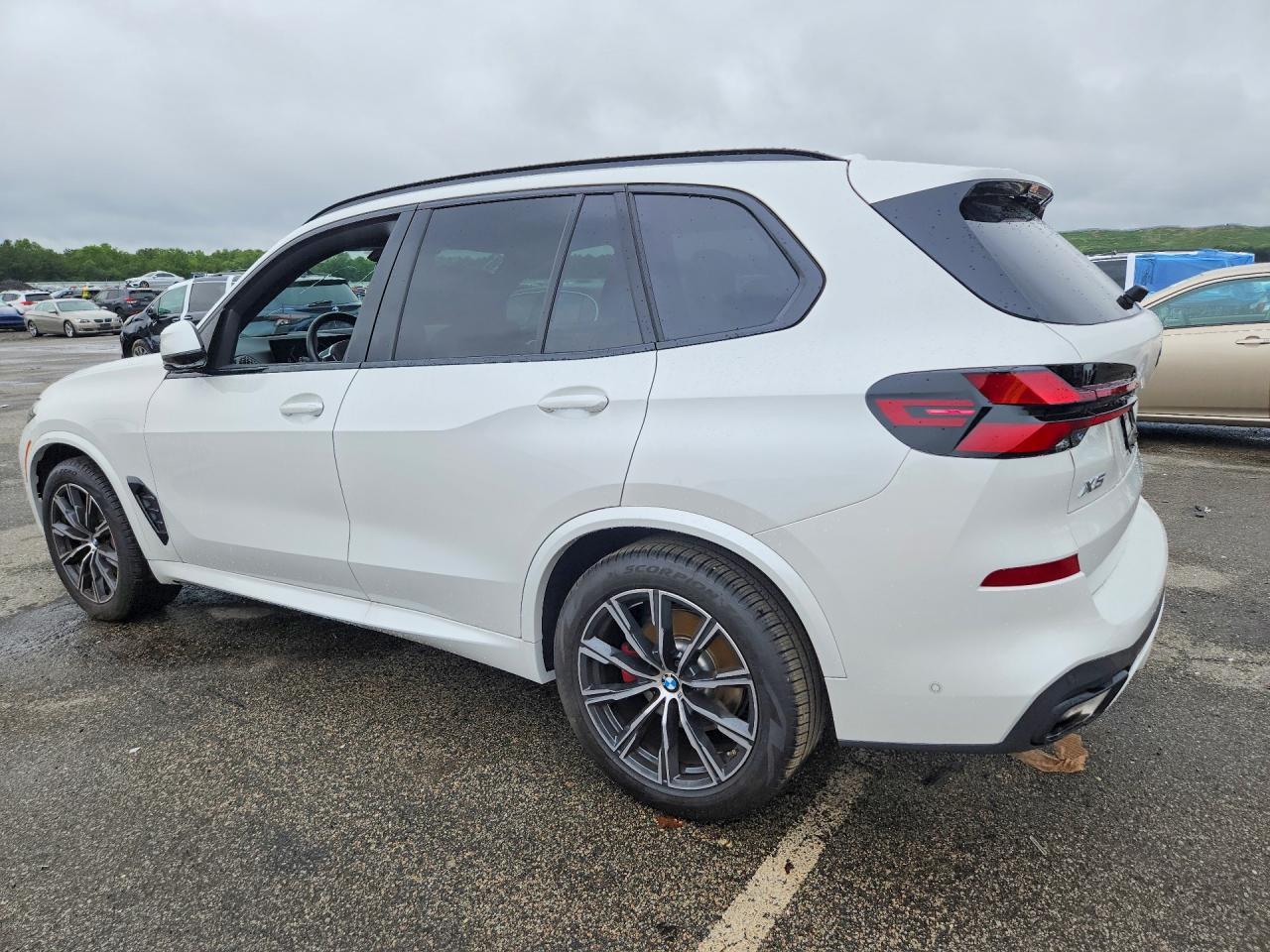 2026 BMW X5 xDrive40I - zdjęcie 2