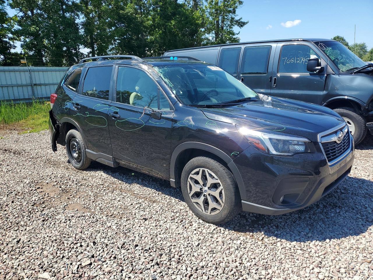 2021 Subaru Forester Premium - zdjęcie 4