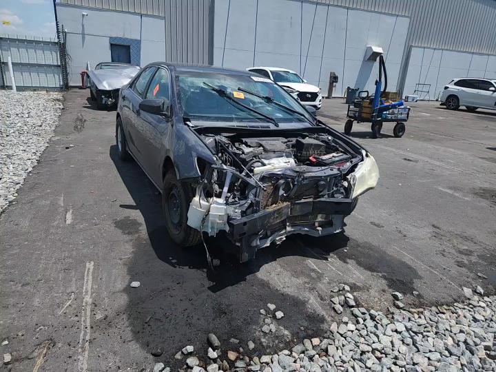 2013 Toyota Camry Le - zdjęcie 14