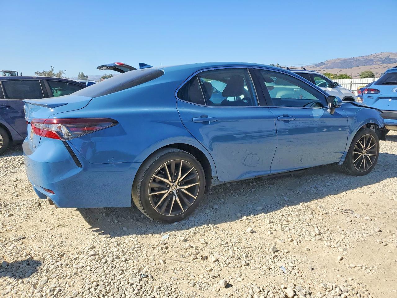 2023 Toyota Camry Se - zdjęcie 3