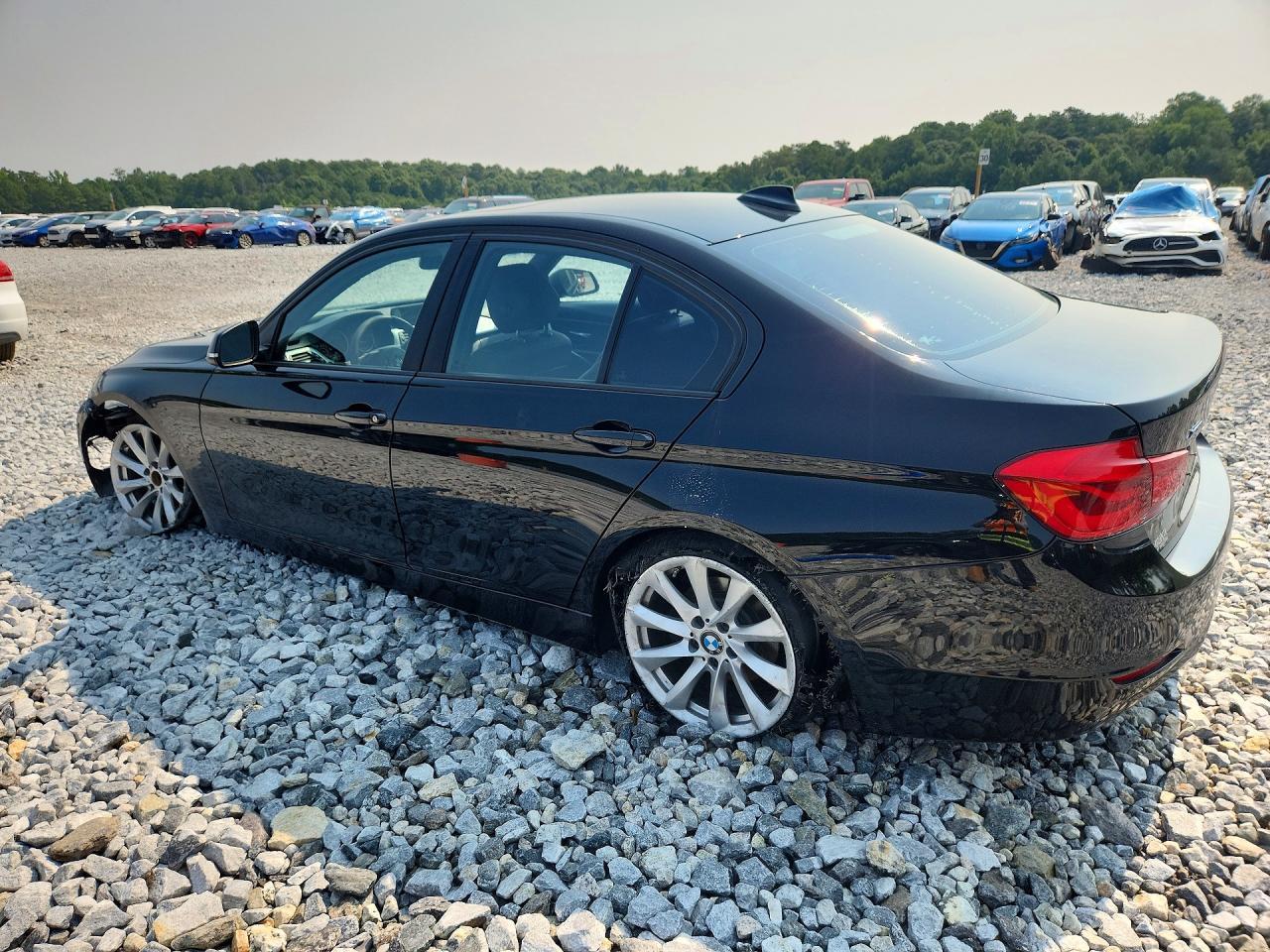 2017 BMW Seria 3 320i - zdjęcie 2
