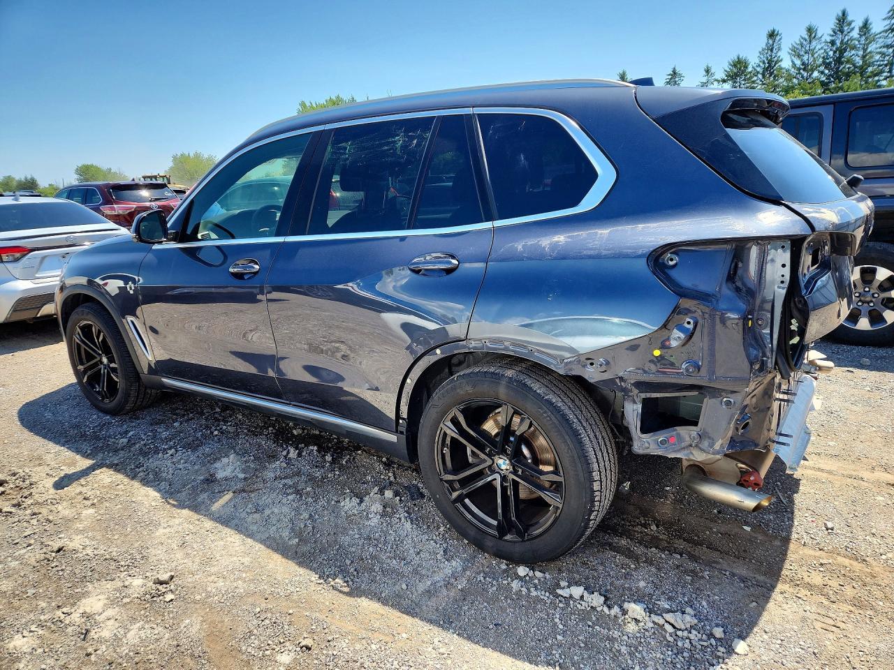 2021 BMW X5 xDrive40I - zdjęcie 2