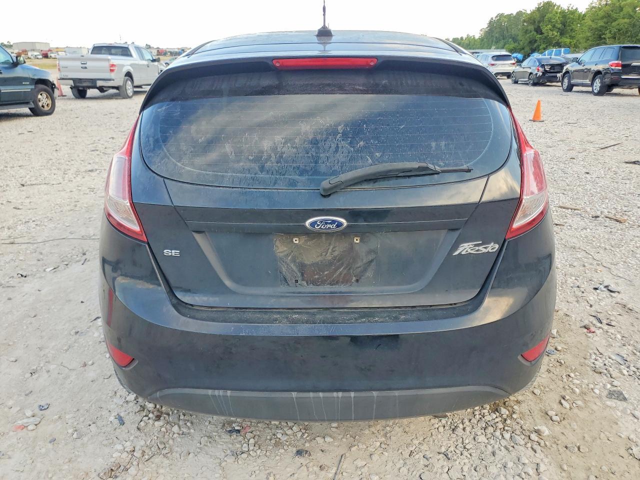 2014 Ford Fiesta Se - zdjęcie 6
