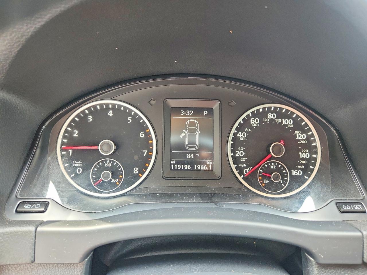 2016 Volkswagen Tiguan S - zdjęcie 9